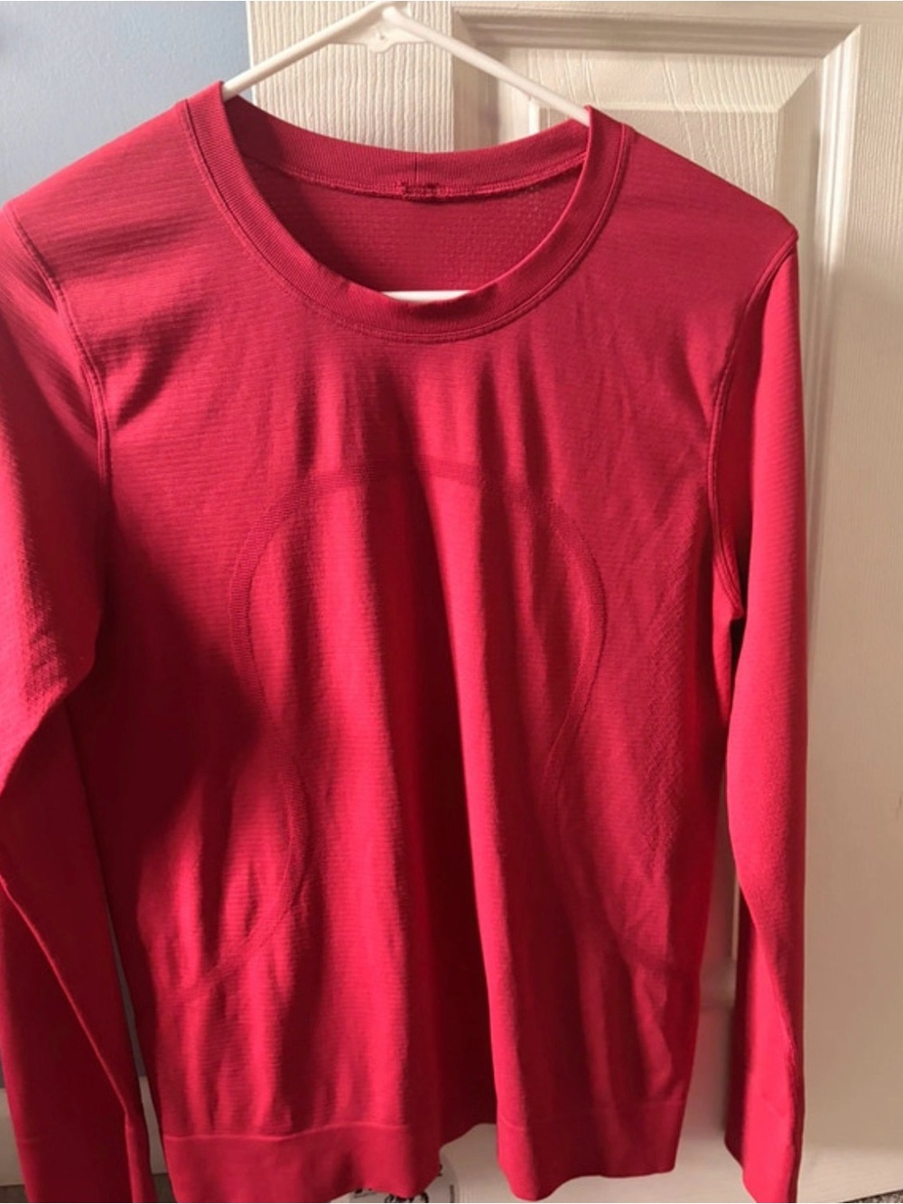 Lululemon swiftly relaxed fit long sleeve size 6
